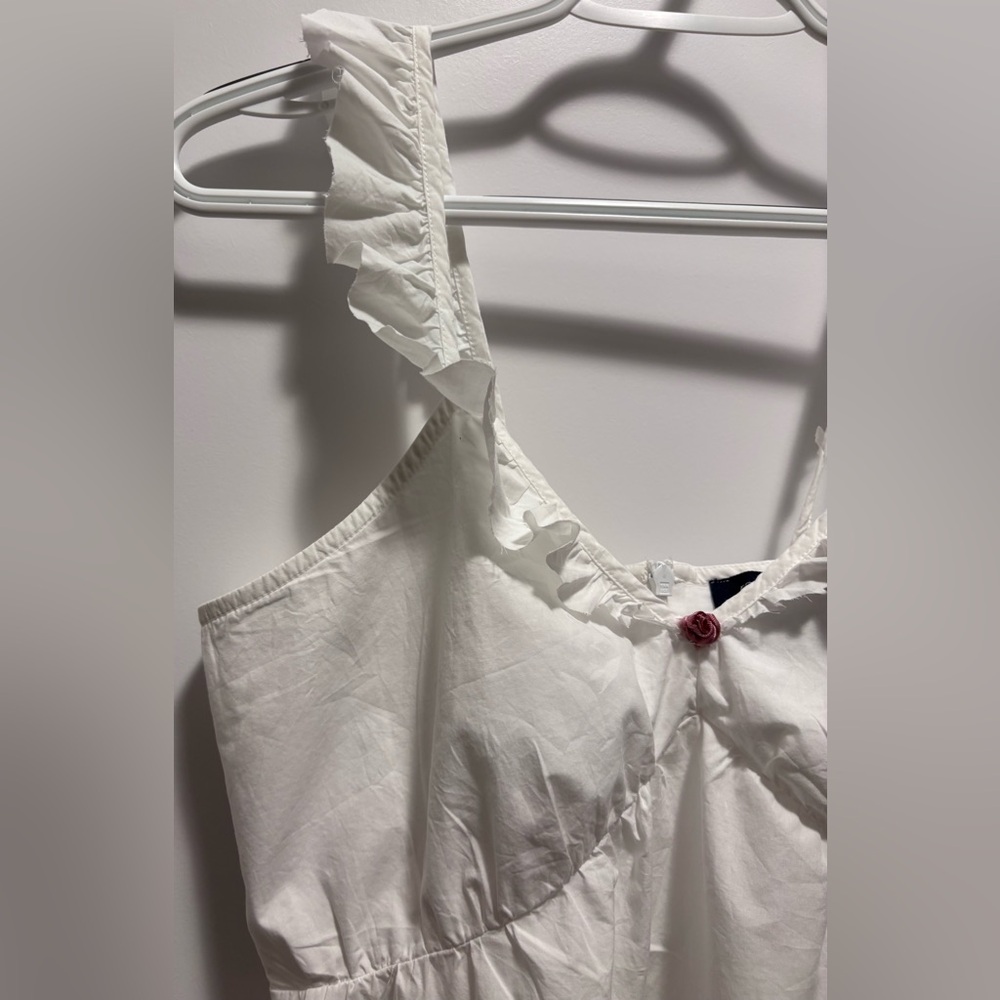 French Connection Feminine Blouse sz 6 white embroidery rose ruffle zipper back
